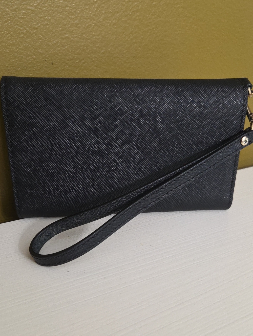 Kate Spade Black Wristlet Clutch with Gold Accent - Picture 2 of 8